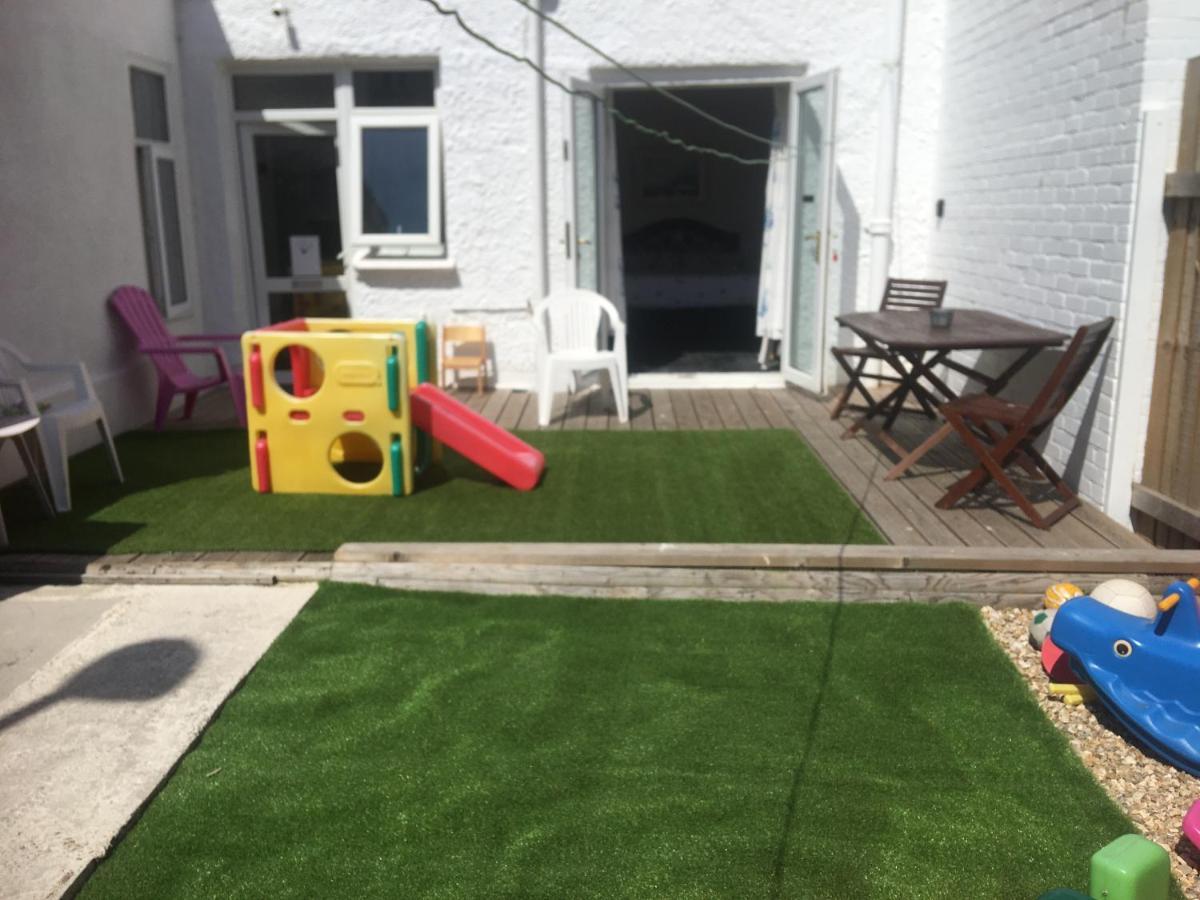 Barbie House ,Opposite The Beach & Paignton Pier , 2 Bedroom Apartment With Private Car Space & Garden , Free Access Next Door To The Stunning Ballet & Make Up School & A Beautiful Ladys Beauty Salon (Adults Only) Экстерьер фото